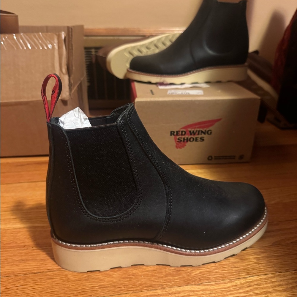 Red Wing Women's Black Chelsea Ankle Boots
